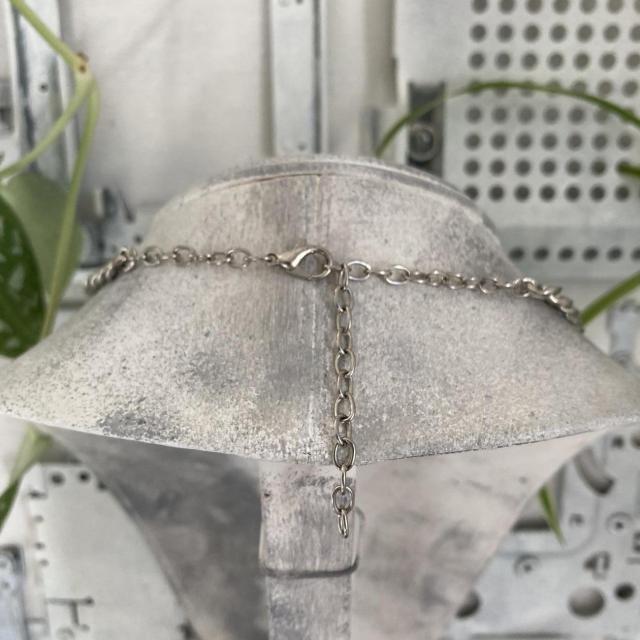 Šperk s řetízky a zapínáním z chirurgické oceli